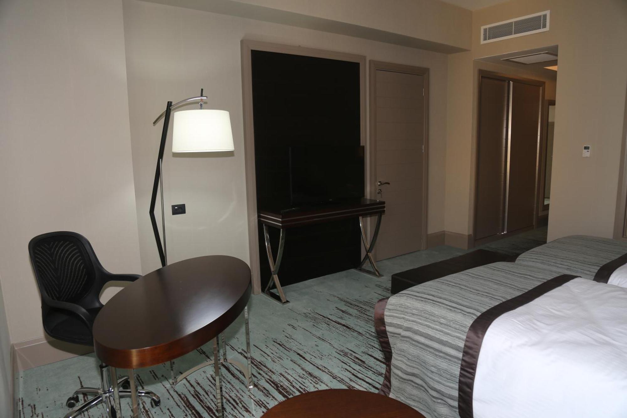 מלון Ramada By Wyndham İskenderun מראה חיצוני תמונה