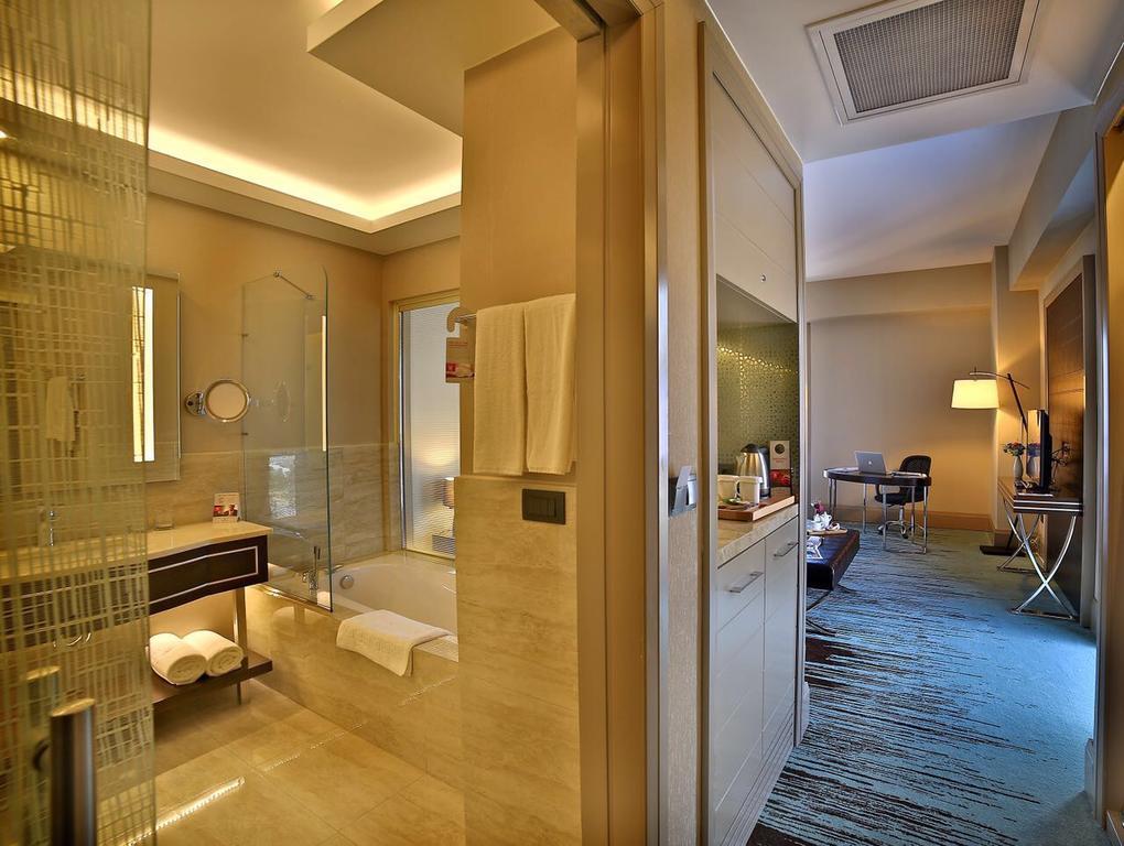 מלון Ramada By Wyndham İskenderun מראה חיצוני תמונה